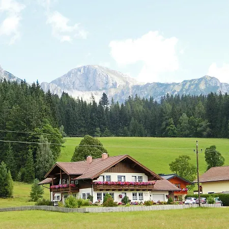 Landhaus Klinkan * 람자우 암 다흐스타인